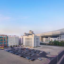 Hilton Garden Inn Dubai, Mall Avenue