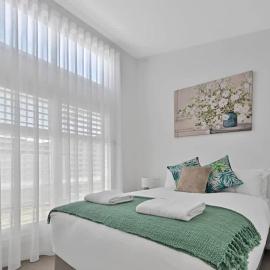 The Elm Apartments - The Sunshine Room