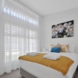 The Elm Apartments - The Yellow Room