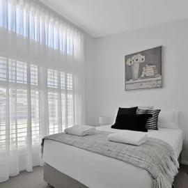 The Elm Apartments - The Black & White Room