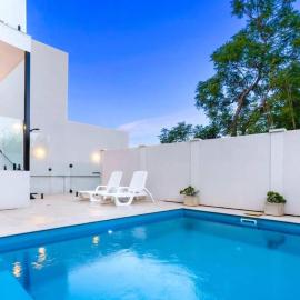 Heights of Luxury - Elite Contemporary Entertainer