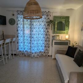 Les Hiboux Piscine Calme Nature โรงแรมในQuissac