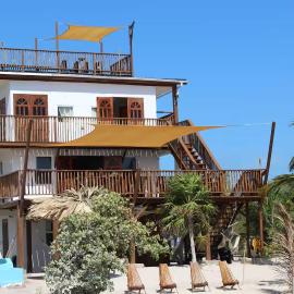 Beachfront 2BR 2BA Ground Level, Casa Vista Belize