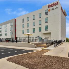 Hawthorn Extended Stay by Wyndham Mebane, hotel di Mebane