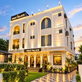Virat Palace 500 Mitter From Khatu Shyam Mandir, hotel sa Khātu