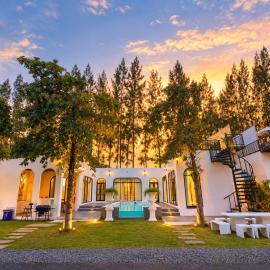 Viesnīca SkyBird Lake View Resort Khaoyai pilsētā Khanong Phra