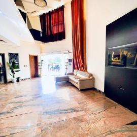De New Dawn DND Hotel And Lounge، فندق في Ife