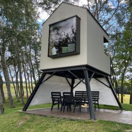 Posed Vojtěch, hotell i Vojtěchov