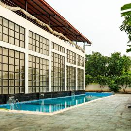 Krown Palace Resort, hotel sa Silvassa