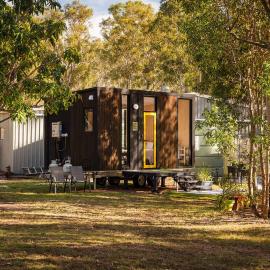 JJJ's Ranch Farm 1 by Tiny Away, hotel di Bucca