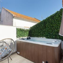 Casa Ferreiro Villa With Jaccuzi By, hotel in Valada
