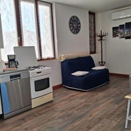 Bel Appartement Fonctionnel,2 grandes chambres separer plus un bz,WI FI,Clim, hotel v destinaci Digoin
