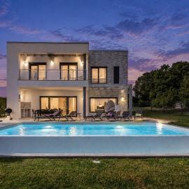 Villa Monte DOr for 8 people with private pool and sea view, hotel di Krnica