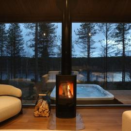 Viesnīca Hidden Glass Villa - Wilderness, Sauna & Hot Tub pilsētā Meltaus