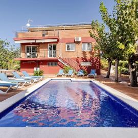 VILLA LAGEM, Casa con piscina, barbacoa, jardín, hotel di Cubelles