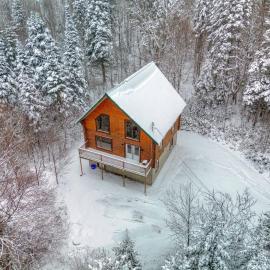 Chalet Wapiti for 16 Guests, 7 min to SPA, Skiing