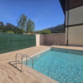 Dúplex Monte y Mar Con Gran Patio y Piscina – hotel w mieście Limpias