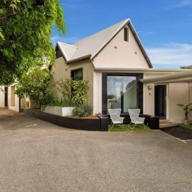 57 6BR Perth Highgate Stay Near HBF Gated Parking