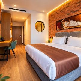 Rozafa Apolonia Hotel، فندق في Pojan