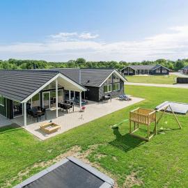 5 star holiday home in Grenaa