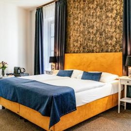 BlueBell Hotel