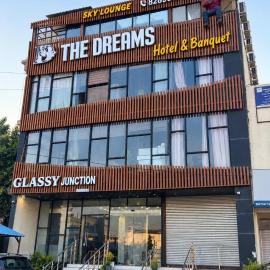 Kharar에 위치한 호텔 Hotel Velvet Dreams Inn & Banquet Mohali