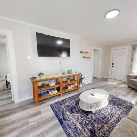 3 Bed 2 bath Pet Friendly in Historic Bates Hendricks