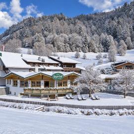 Hotel Jägerhof Ötz, hotel in Oetz