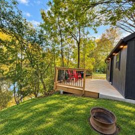 River Cabin in Port Burwell, Hotel in Port Burwell