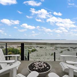 Saratoga Beachfront Villa, Hotel in Oyster Bay