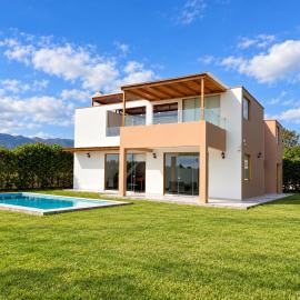 Casa de Campo en Asia, מלון באסיה