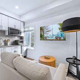 New Renovated Leslieville Apt Near Transit & Beach - StayStreet Suites