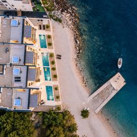 Beachfront Escape Villa Nevera, hotel i Seline
