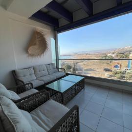 Appartement moderne avec une vue spectaculaire sur l océan