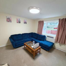 Cosy 3-Bed Home - Sleeps 6 - Free Parking, hotel u gradu Harlescott