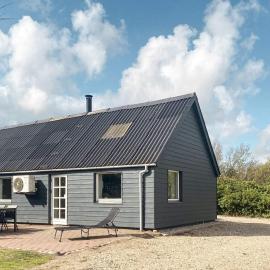 4 person holiday home in Lemvig, hotel u gradu Trans