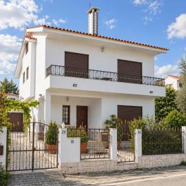 Terraço 26 - 8-Bedroom Villa with Garden & Terrace, Near Lisbon & Beaches