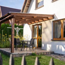 Dom Kłączno z kominkiem w okolicy lasów i jeziora, hotel in Kłaczno