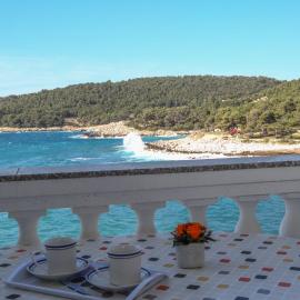 Apartments Dragica, hotel a Milna (Milnà)