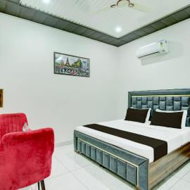 Hotel O Jwala, hotell i Dorāha