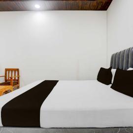 Hotel O by OYO Aparna and Marriage Lawn, hotel v destinaci Balrāmpur