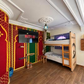 Dinosaur Anza Surf House, hotel din Agadir