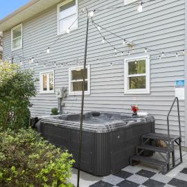 The Hemlock/Hot Tub/Golf/Private Yard, hotel em Spring Green