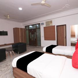 Capital O Esscon House Near Payal Cinema