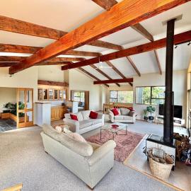 Million dollar views, 4 bed, 2 bath and spa