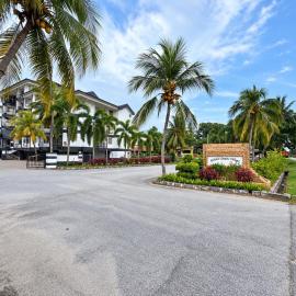 Golden Straits Villas Beach Resort