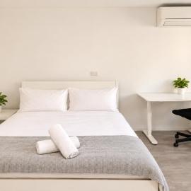Dana-Spacious Private Room in Shared 2-Bedroom Apartment-1