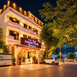 Hotel Angel Pink B-58 2 Min Walk From Kaushambi Metro Station 3-star hotel I Vaishali, Ghaziabad, hotel in Ghaziabad