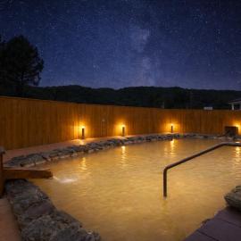 Hotel KisoOnsen Kogane no Yu, хотел в Кисо