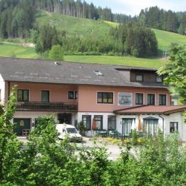 Gasthof Lobmingerhof, hotel v mestu Kleinlobming